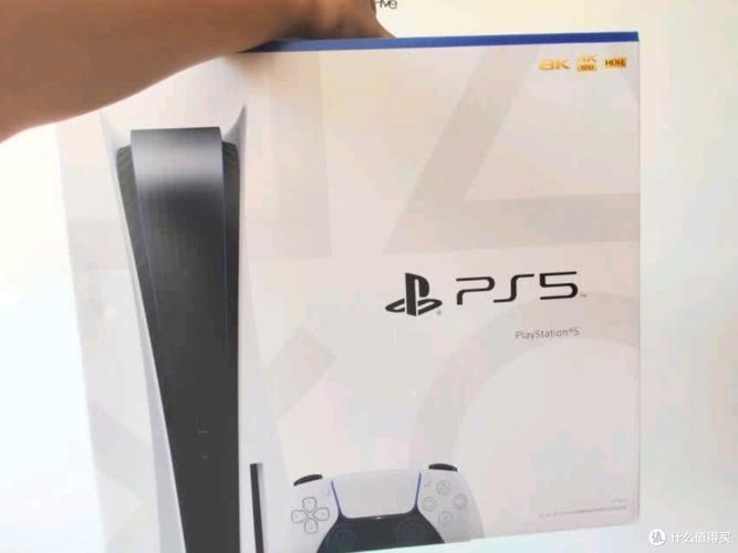 索尼 PS5 Slim：更小巧，却更强大的游戏主机​