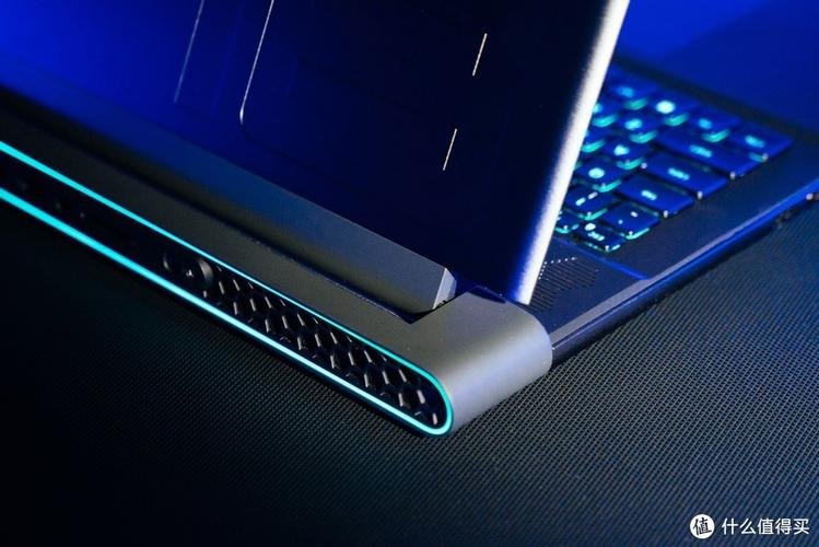 外星人 Alienware m18：游戏本中的王者​